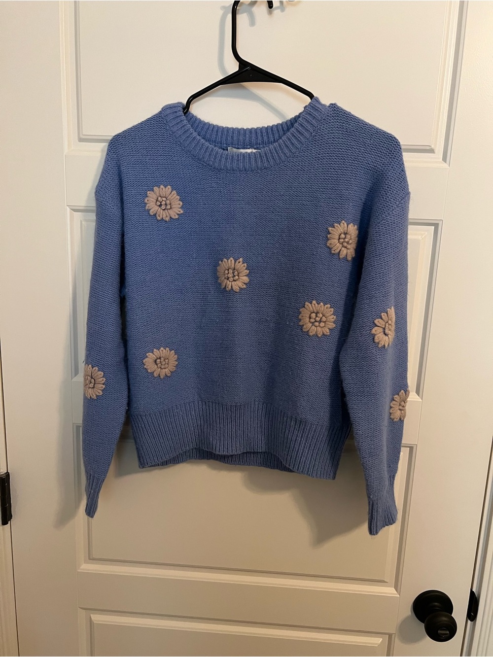 Lush Periwinkle Crewneck Sweater with Beige Floral Accents